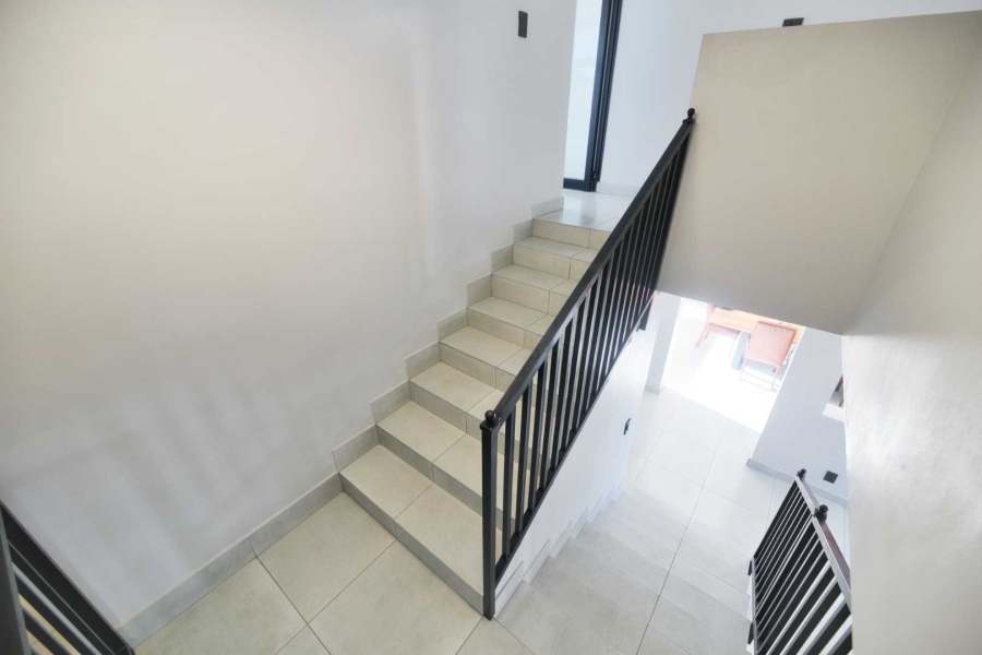 9 Bedroom Property for Sale in Westcliff Western Cape